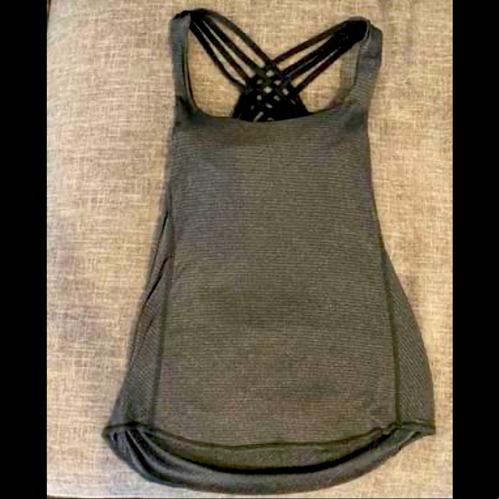Lululemon Wild tank Size 4. Grey striped